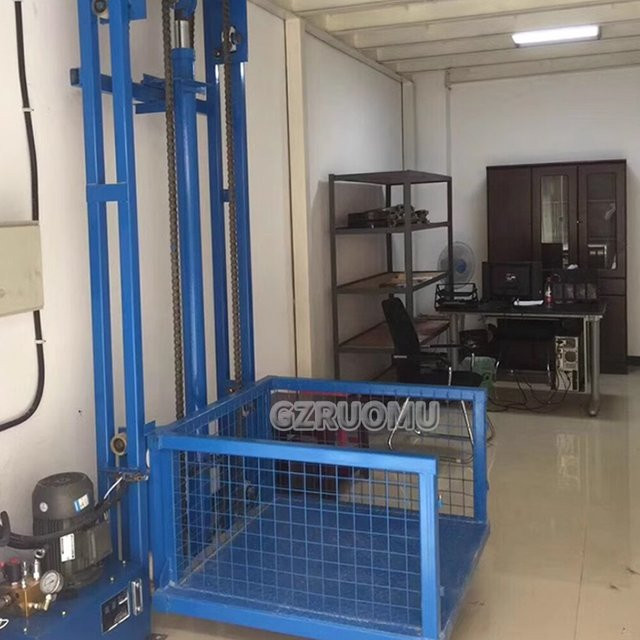 Hydraulischer Lastenaufzug 3M in Blau mit 500 kg Traglast und elektrischem Hebezug - Bild 1