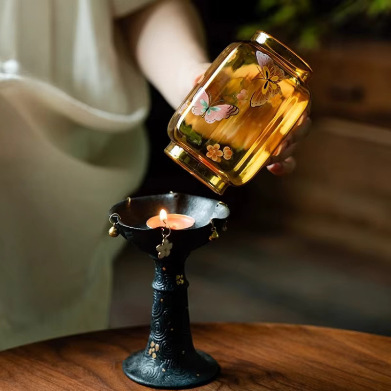 Retro Kerzenständer aus Glas mit Wolkenmuster und floralem Schmetterlingsdesign in Transparent für Tealight-Kerzen - Bild 2