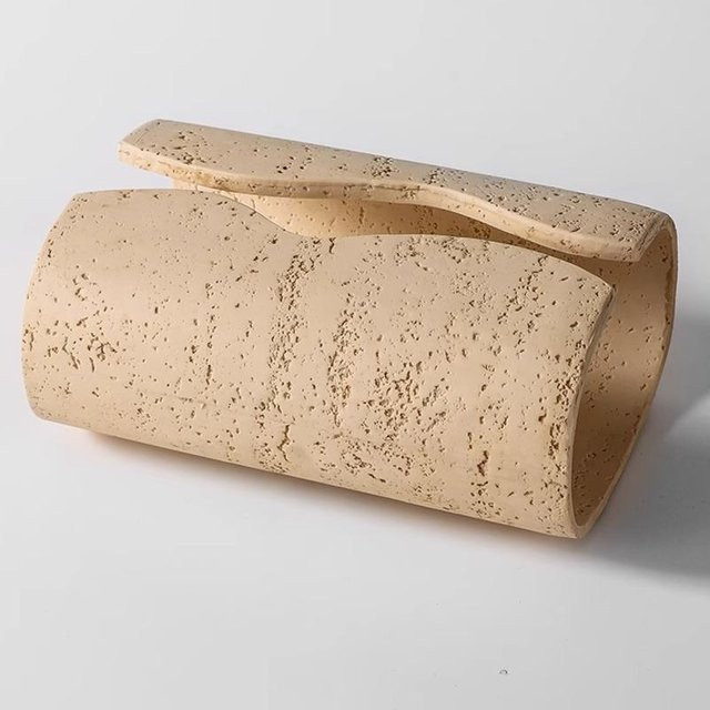Moderne Taschentuchbox aus Harz in Travertin-Optik, beige, Wabi Sabi Design, B/T/H: 20,0 x 13,5 x 8,5 cm - Bild 1
