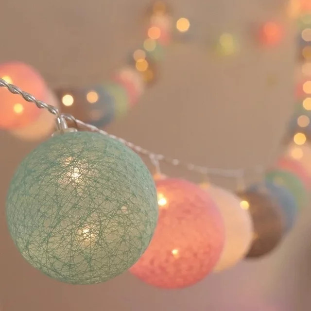 OKAL RED EAST LED Lichterkette mit bunten Stoffkugeln im Boho-Stil für Party, Hochzeit und Weihnachten, Multicolour - Bild 1