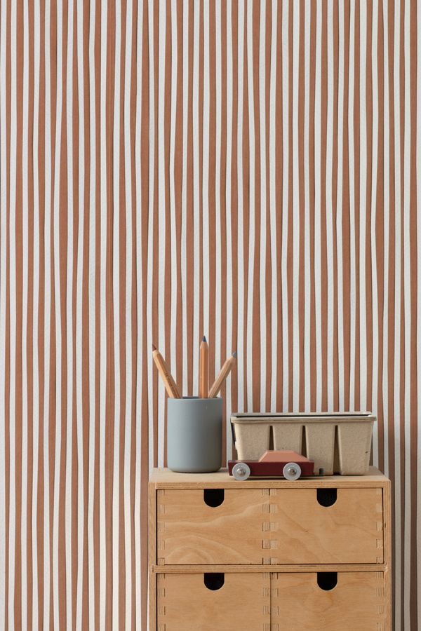 studio ditte Tapete Stripes in Caramel mit Streifenmuster aus Vlies - Bild 1