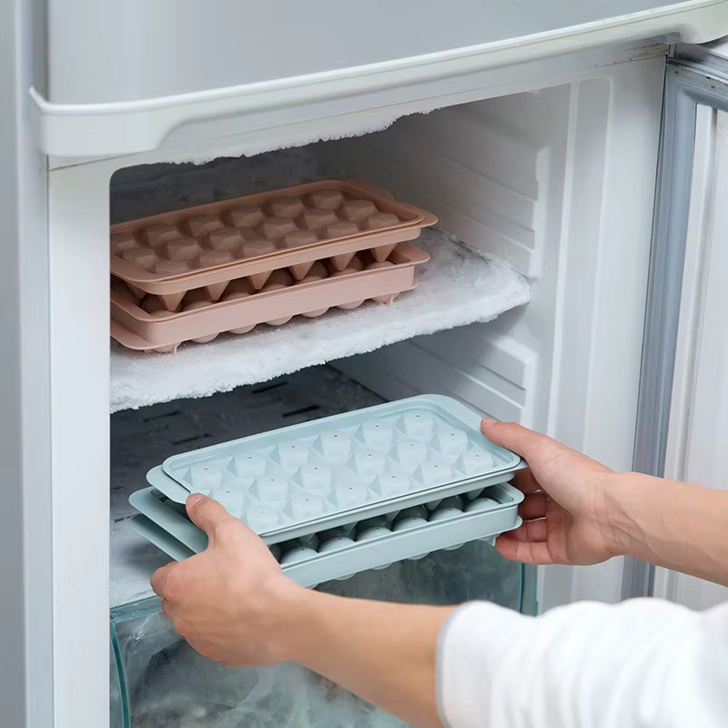 QIEYUE Runde Eiswürfelform mit Deckel und 18/33 Fächern in Pink, BPA-frei, ideal für Whisky und Cocktails - Bild 3