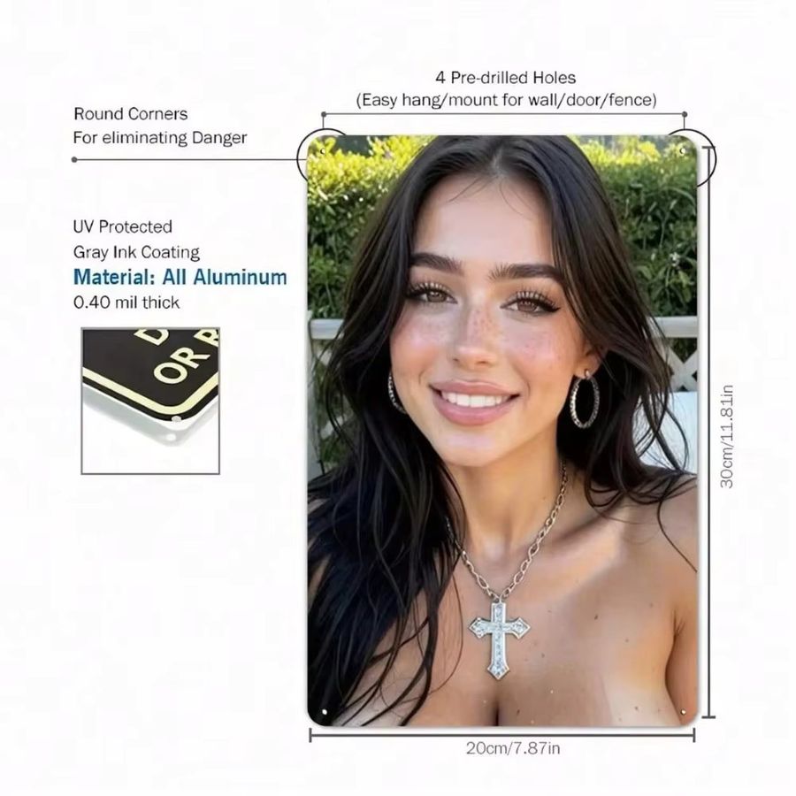 HELLOYOUNG Metallschild Portrait mit Kreuz-Halskette als Wandkunst für deine Heimdekoration, B: 20,3 cm, H: 30,0 cm - Bild 3