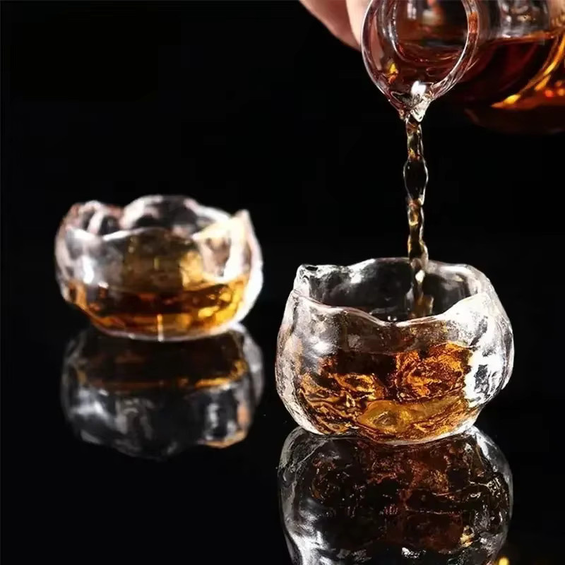 Handgefertigter Liuli-Glaskristallbecher als hitzebeständige Kungfu-Teetasse und japanisches Weinglas in Transparent - Bild 2