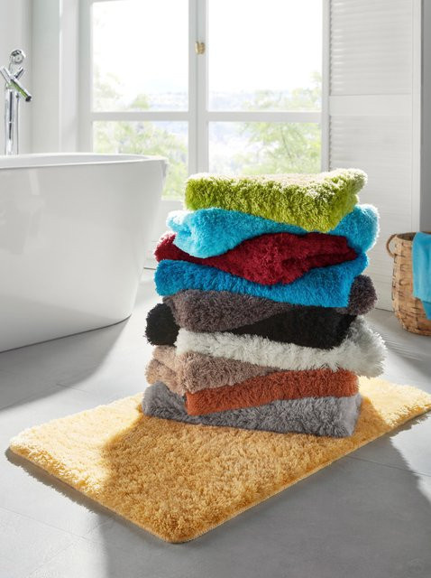Badvgarnitur Heine Home in Grün aus 100% Polyacryl, rutschhemmend und für Fußbodenheizung geeignet - Bild 1