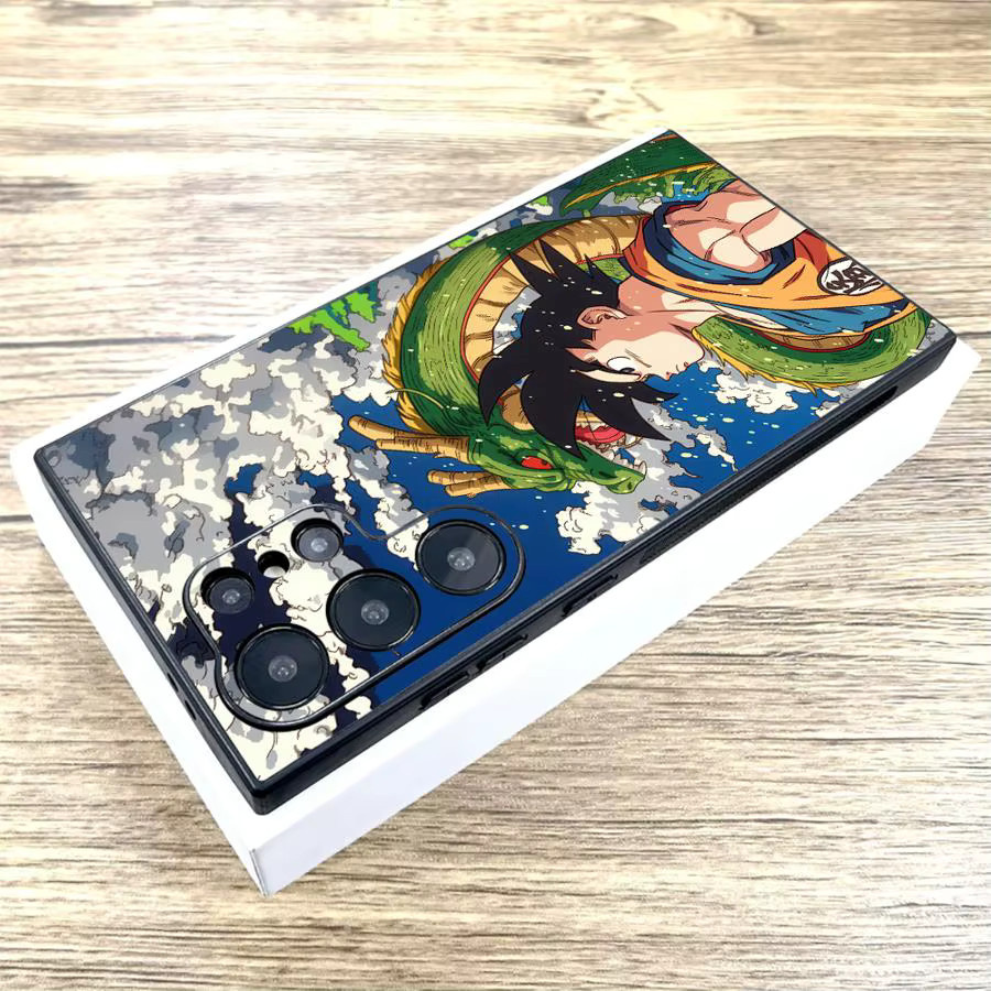 Schwarze weiche Handyhülle mit Dragon Ball Goku Motiv für Samsung Galaxy S20, S21 FE, S23 Ultra, S24 Plus und S25 Edge - Bild 1