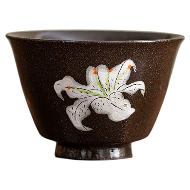 Handbemalte Keramik-Teetasse mit weißem Lilien-Design im japanischen Vintage-Stil - Bild 3