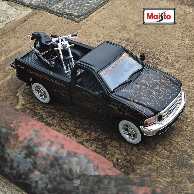 Maisto 1948 Ford F1 Pickup + Motorrad, Modellauto, 1:24, Metall, ab 18 Jahren - Bild 1