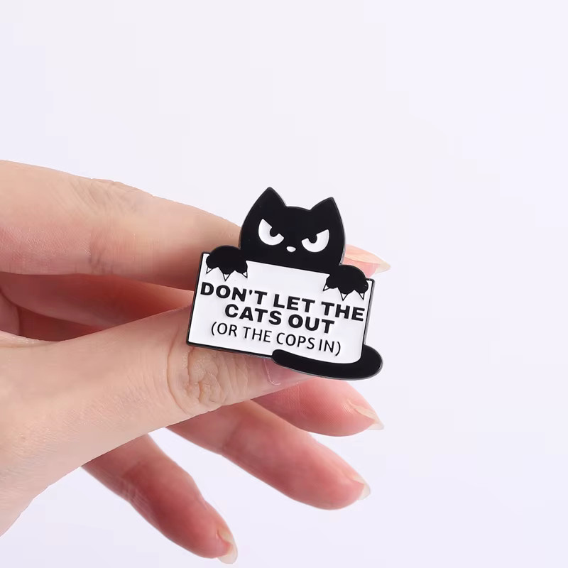 Miss Zoe Brosche, Schwarze Katzen Emaille, Unisex - Bild 2