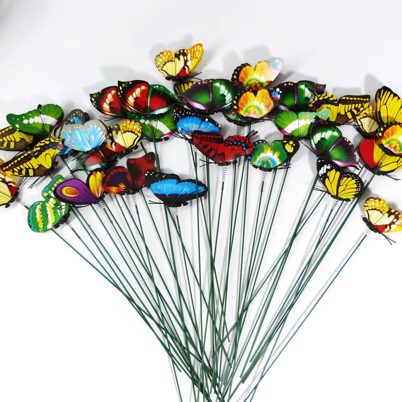 Bunte Schmetterlingspfähle als skurrile Gartendekoration für Pflanzgefäße und Außenbereiche - Bild 3