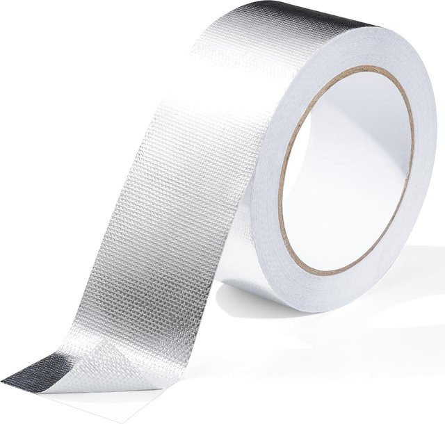 Hitzebeständiges Aluminiumfolienband von SCESSPACK in Silber, selbstklebendes Glasfaserband als reflektierendes Hitzeschild für Schläuche - Bild 1