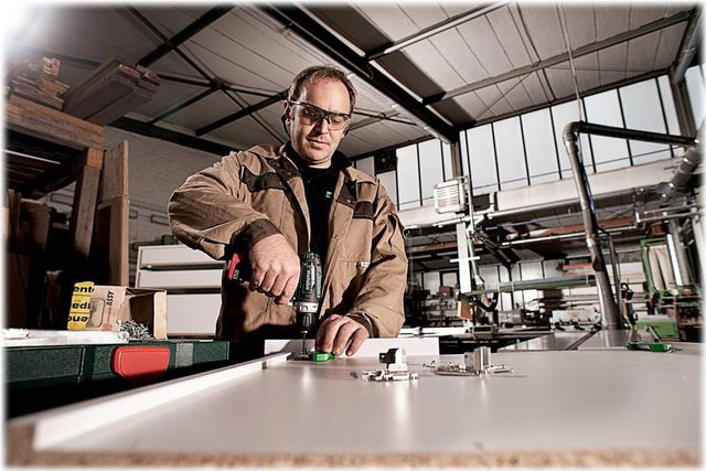 Metabo Akku-Bohrschrauber PowerMaxx BS Basic 12V mit 2x 2Ah Akkus und Kunststoffkoffer in Grün - Bild 4