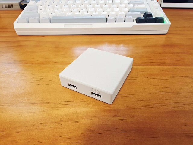 DeskHop USB KVM Switch Adapter Rapid Desktop Switching Device für Linux, MacOS und Windows zur Nutzung von Maus und Tastatur an mehreren PCs mit USB-A und USB-C Anschlüssen - Bild 1