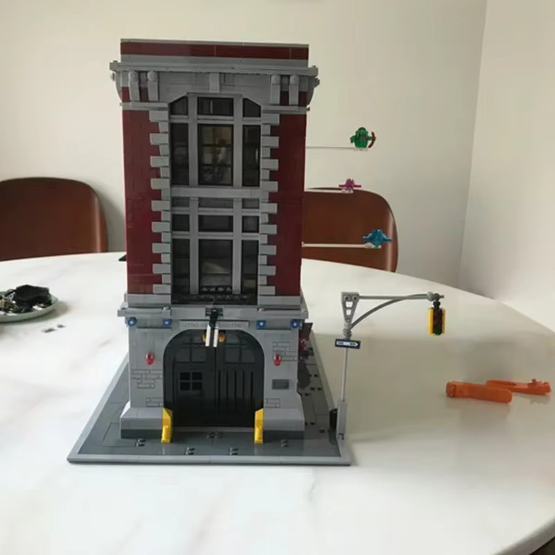 TEOK Feuerwehrstation-Modell, Baustein-Set, 4634 Teile - Bild 5