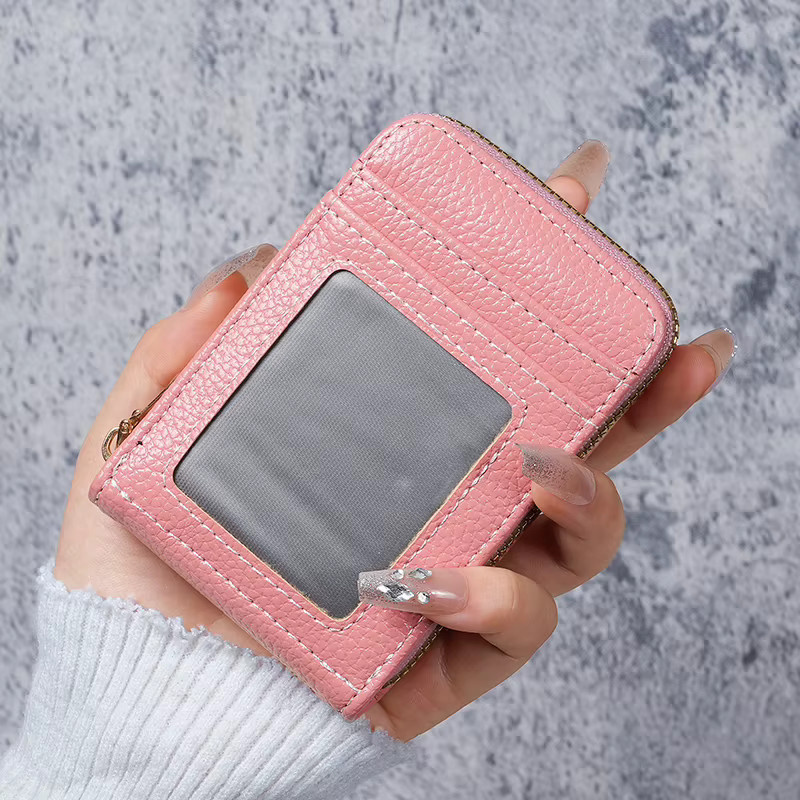 Tragbares Kartenetui für Damen mit Reißverschluss und vertikalem Design in Grün oder Pink - Bild 1