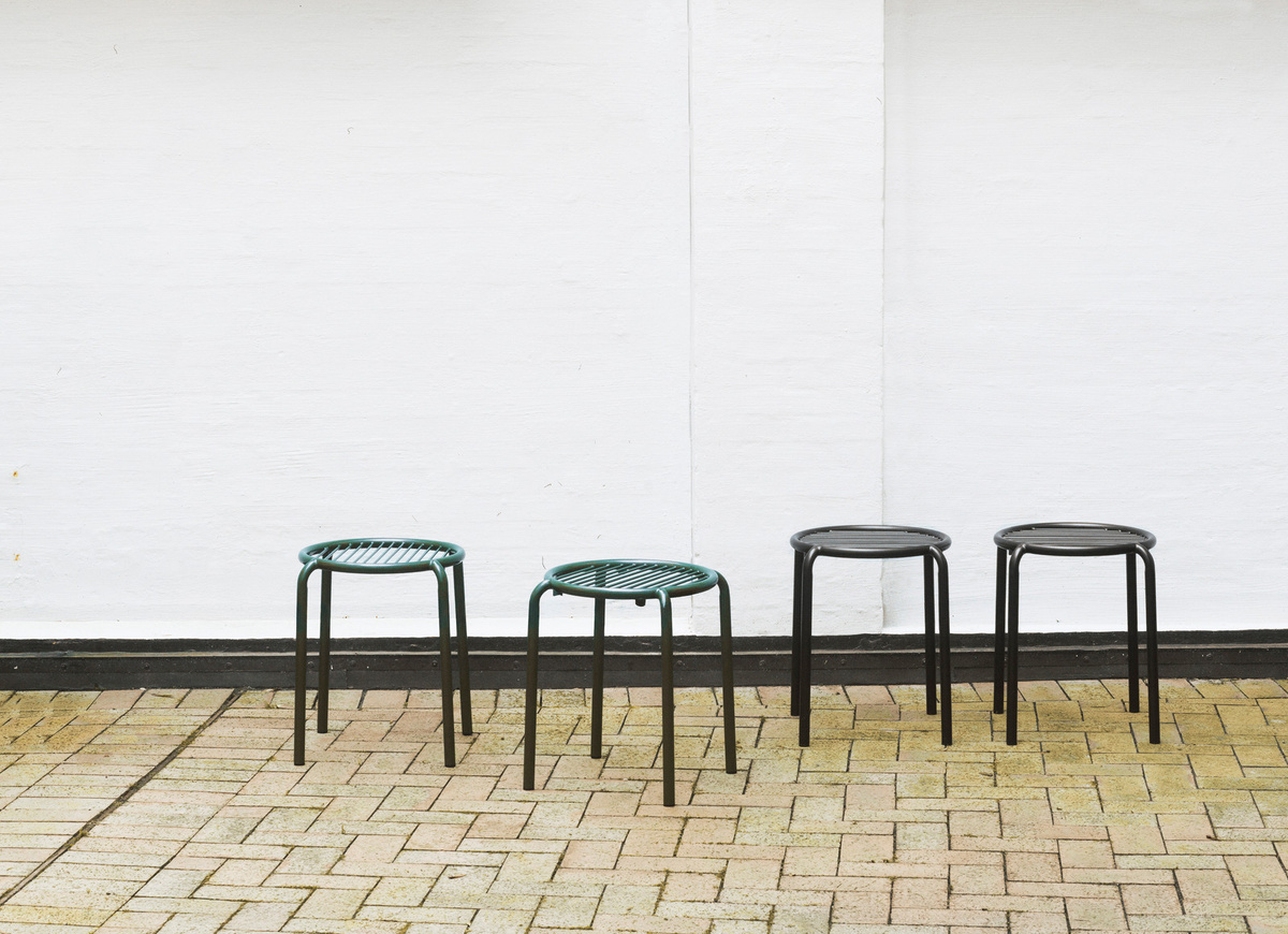 Normann Copenhagen Vig Outdoor Hocker aus pulverbeschichtetem Stahl in Grün - Bild 2