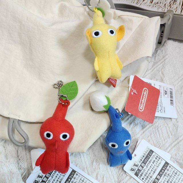 TAKARA TOMY Pikmin Mini Plüsch-Puppe Schlüsselanhänger, Rot Gelb Blau, ab 6 Jahren - Bild 1