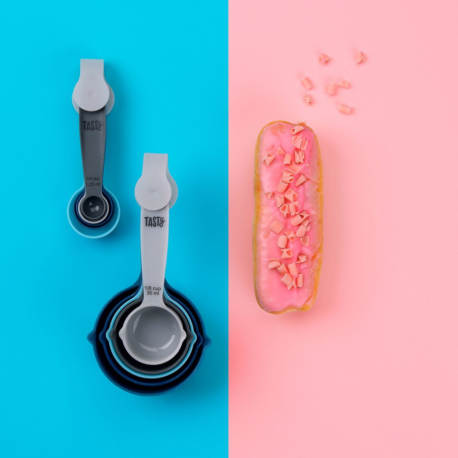 Tasty 10-teiliges Messbecher und Messlöffel-Set aus Kunststoff in Blau mit aufgedruckter Skala und Nesting-Funktion - Bild 2