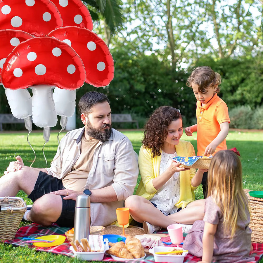 Roter Pilz Folienballon für Feengarten Themen Dekoration bei Geburtstagen und Babypartys von BALONAR - Bild 2