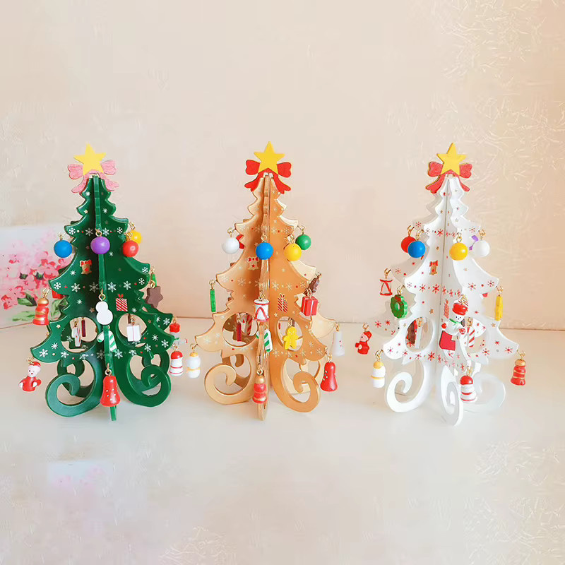 Beeinch Handgefertigte Weihnachtsbaumdekoration aus Holz in Grün, 3D-Tisch-Weihnachtsschmuck mit hängendem Anhänger im rustikalen Design - Bild 4