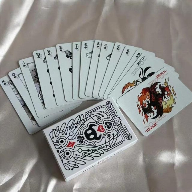 Yiran toy 1 Hollow Knight Spielkartenset, Kartenspiel, Schwarz-Weiß, ab 14 Jahren - Bild 1