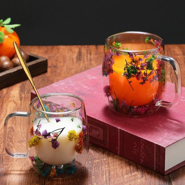 Doppelschichtiger Borosilikatglas Becher mit floralem Design und getrockneten Blumen, transparent, 250 ml - Bild 1