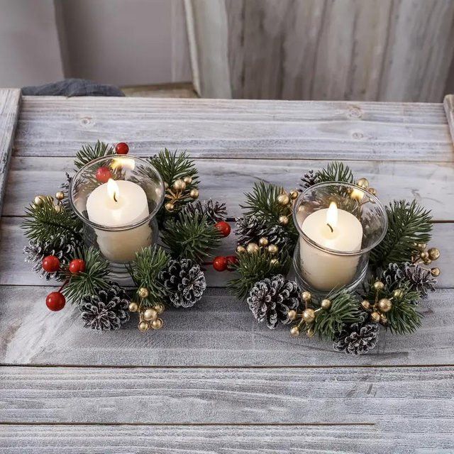 ZQNYCY Weihnachtskerzenhalter mit künstlichen Tannenzweigen und Beeren in Gold zur Tischdekoration - Bild 1