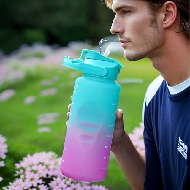 WIFEFUN Sportwasserflasche mit Strohhalm und großem Fassungsvermögen, 2 l, auslaufsicherer Kunststoffbecher in Lila und Grün, Höhe: 30,0 cm, Durchmesser: 10,5 cm - Bild 1