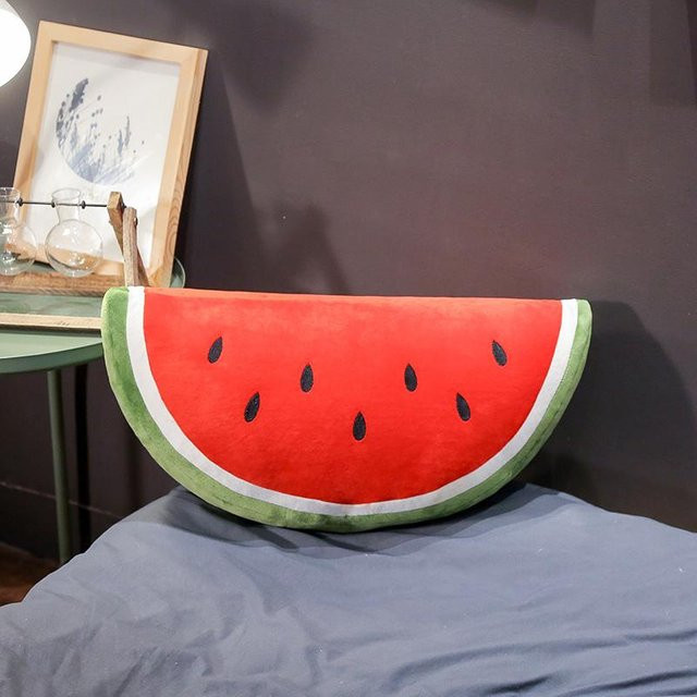 Yiran toy Wassermelonen Stofftier als weiches Obstkissen in Rot für Kinder und Dekoration - Bild 1