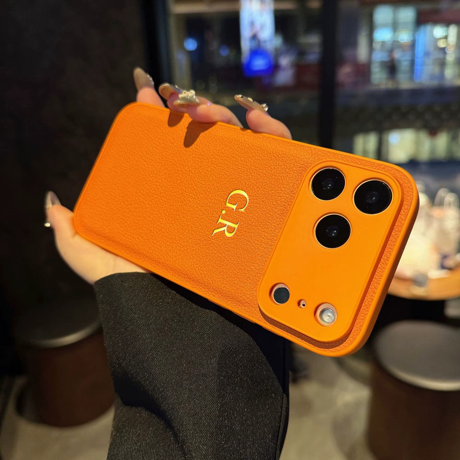 Personalisierte Kunstleder-Handyhülle von AccWare mit individueller Goldfolienprägung für iPhone 17 16 15 14 13 Pro Max Plus Air in Gold, Pink oder Orange - Bild 2