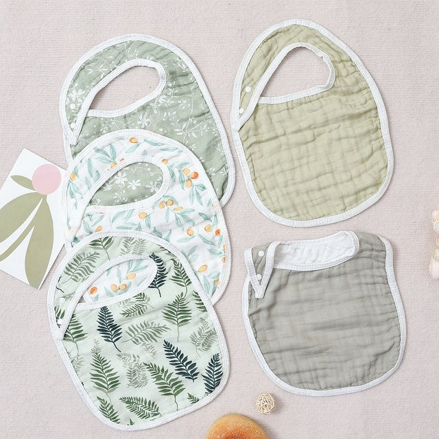 Kangobaby 5-teiliges Set aus atmungsaktiver Bambus-Baumwolle für Neugeborene mit Musselin-Lätzchen und antibakteriellem Baby-Spucktuch - Bild 1
