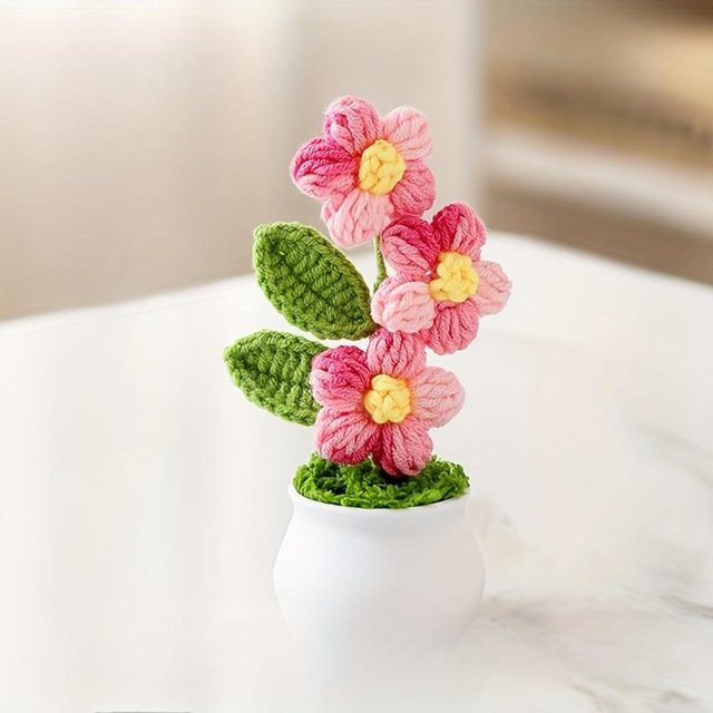 Handgemachter Häkel-Bonsai von xianyi01 mit künstlichen Blumen in Pink als florale Tischdekoration - Bild 1