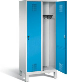 C+P Garderobenschrank Evolo aus Stahl mit Lichtblauer Front und Lichtgrauem Korpus, H x B x T: 185 x 81 x 50 cm - Bild 1