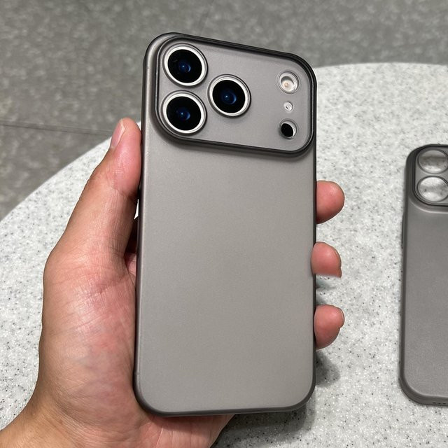 YULIN Ultra-dünne Matte Schutzhülle für iPhone 17 Pro Max, 16, 15, 14, 13, 12, 11 Plus mit Kameraschutz, Transparent/Grau - Bild 1