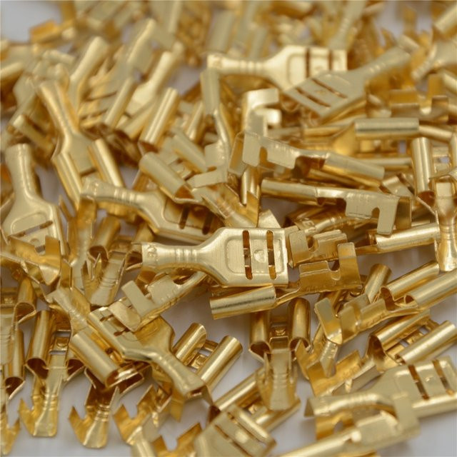 100 Stück Gold Messing Elektrische Draht Anschlüsse Set Weibliche Crimp Terminal Stecker für Auto und Lautsprecher in 4,8mm und 6,3mm - Bild 1