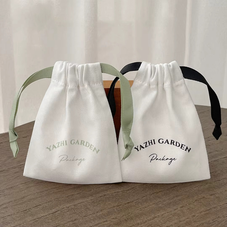 Personalisierte Schmuckverpackungsbeutel aus weißem Baumwoll-Canvas mit Kordelzug von NALIA'S POUCHES - Bild 2