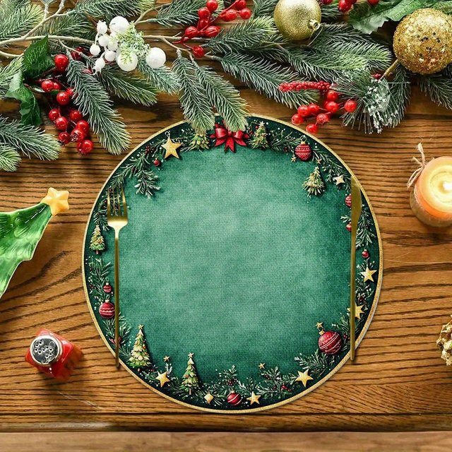 VIKAMA 4er Set Weihnachts-Platzsets mit floralem Design in Grün und Gold sowie roter Schleife für deine Weihnachtsdekoration - Bild 1