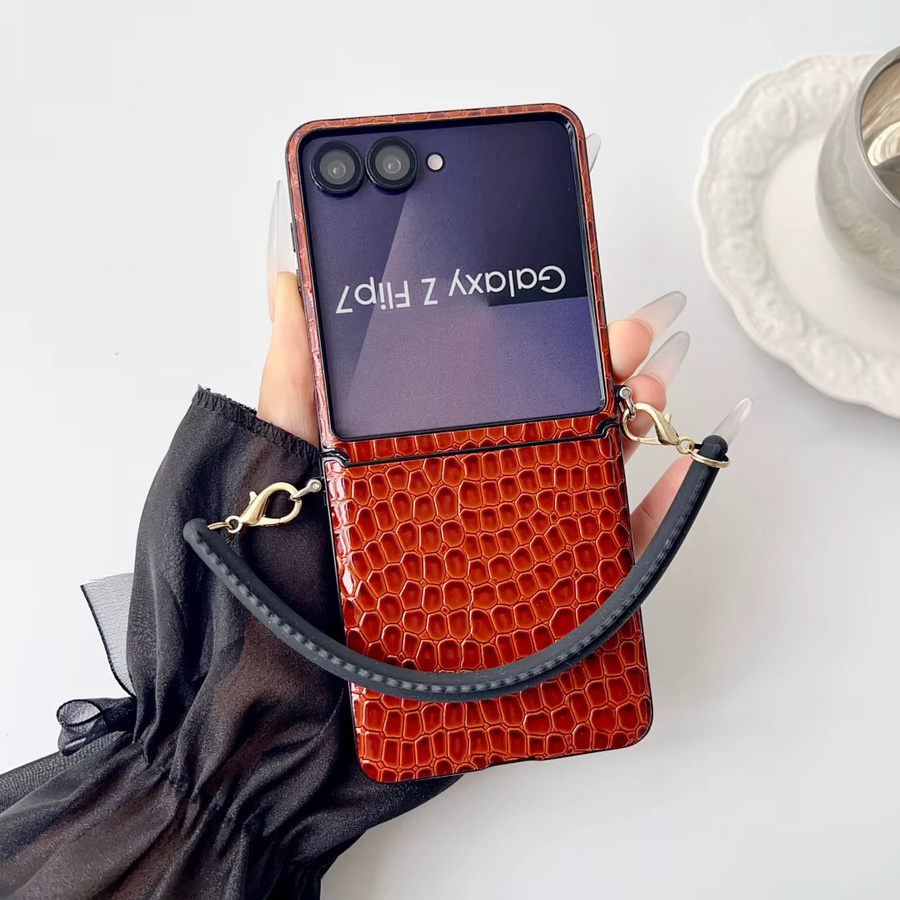 Luxuriöse Business Lederhülle mit Krokodilmuster für Samsung Galaxy Z Flip 7 FE in Rot inklusive Silikonband-Schutzabdeckung - Bild 2