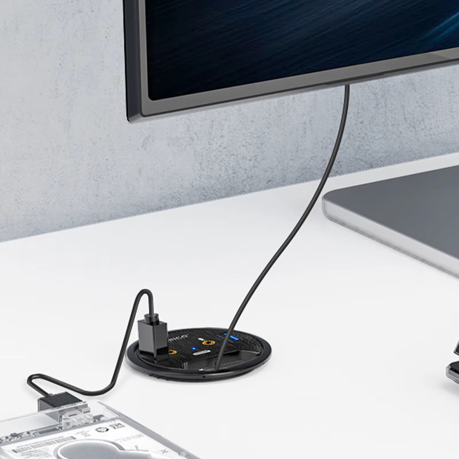 ORICO Desktop Grommet USB 3.0 Hub mit USB-C, Kartenleser und 3,5 mm Kopfhörer-Mikrofon-Anschluss in Schwarz - Bild 3