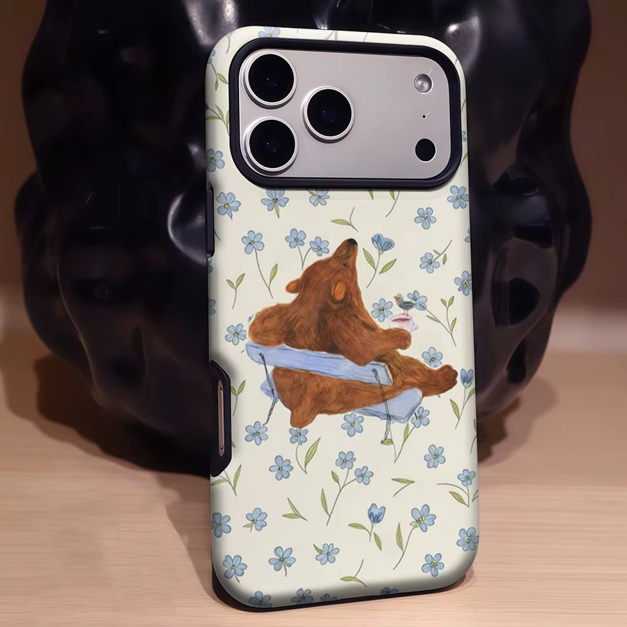 Robuste doppelschichtige Handyhülle mit Braunem Bär und blauer Blüte für iPhone 17 16 15 14 13 Pro Max Plus von Potdemiel, Magnetisch, Mehrfarbig - Bild 2