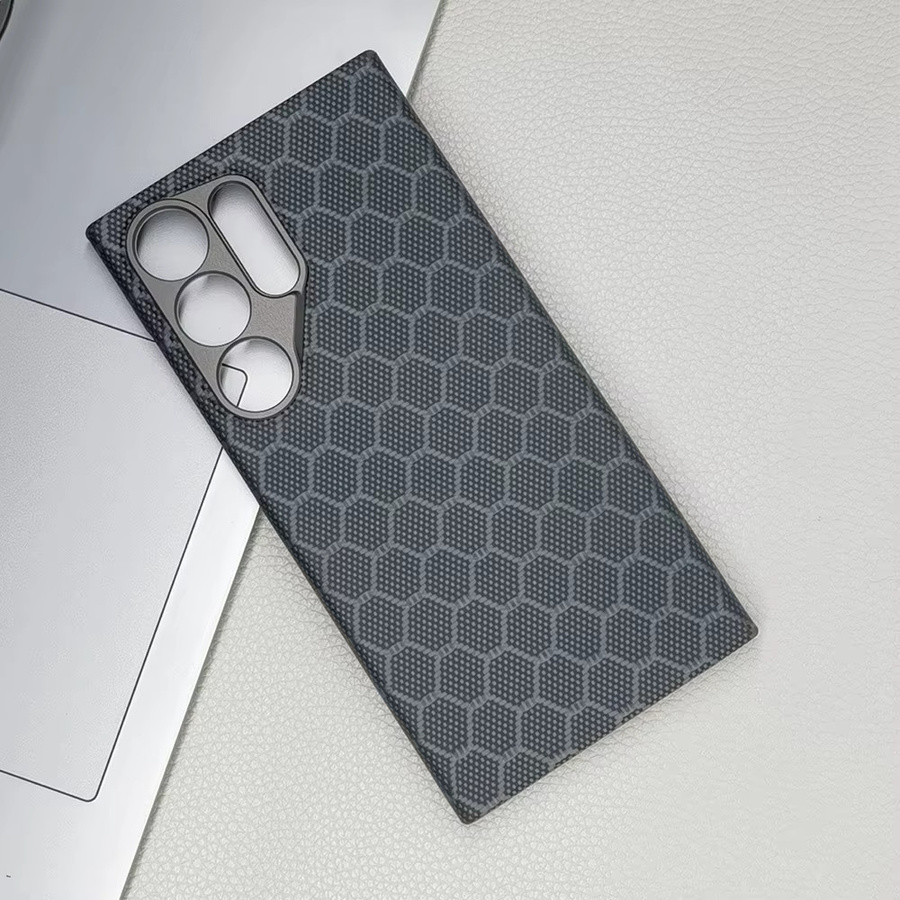 Stoßfeste Aramid-Handyhülle mit Magnetfunktion für Samsung Galaxy S24 Ultra, S25 Ultra und S26 in Schwarz mit Kohlefaser-Kevlar-Design - Bild 3