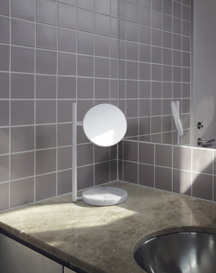 Normann Copenhagen Pose Tischspiegel aus Marmor in Weiß, rund - Bild 2