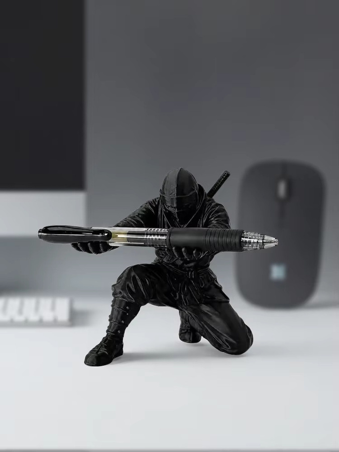 Samurai-Stifthalter in Schwarz als 3D-gedruckter Schreibtisch-Organizer im Ninja-Design aus Kunststoff - Bild 4