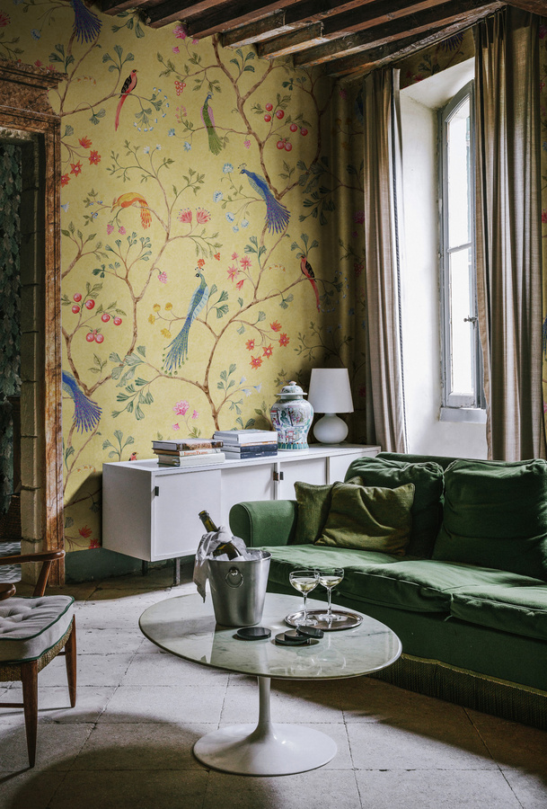 Rebel Walls Mural Songbirds Wandtattoo in Saffron Gelb und Multicolour mit floralem und orientalischem Design - Bild 1