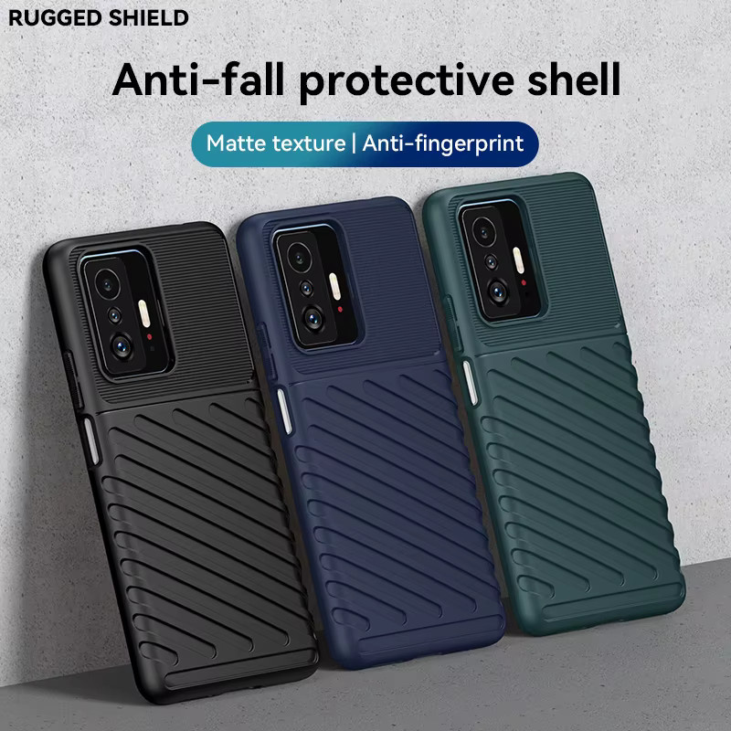 Stoßfeste Silikon-Handyhülle für Xiaomi 11t und Xiaomi 11t Pro in Schwarz - Bild 2