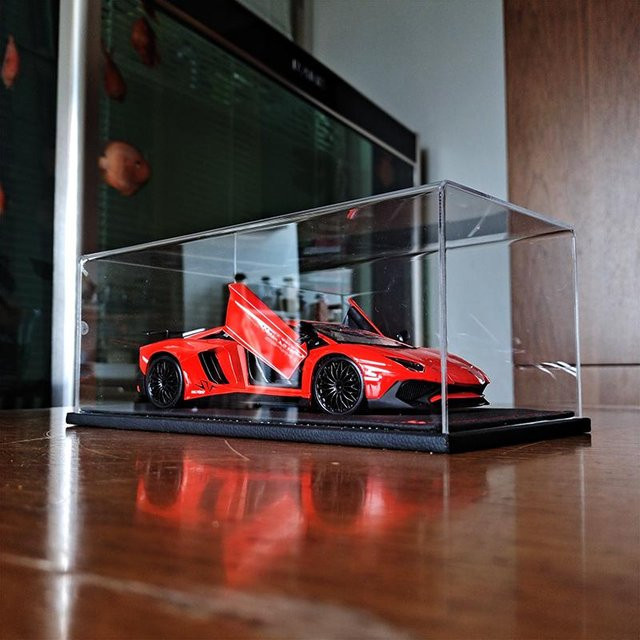 Linyi Acryl-Display Diecast-Modellauto-Ausstellung Staubschutz, Rot - Bild 1