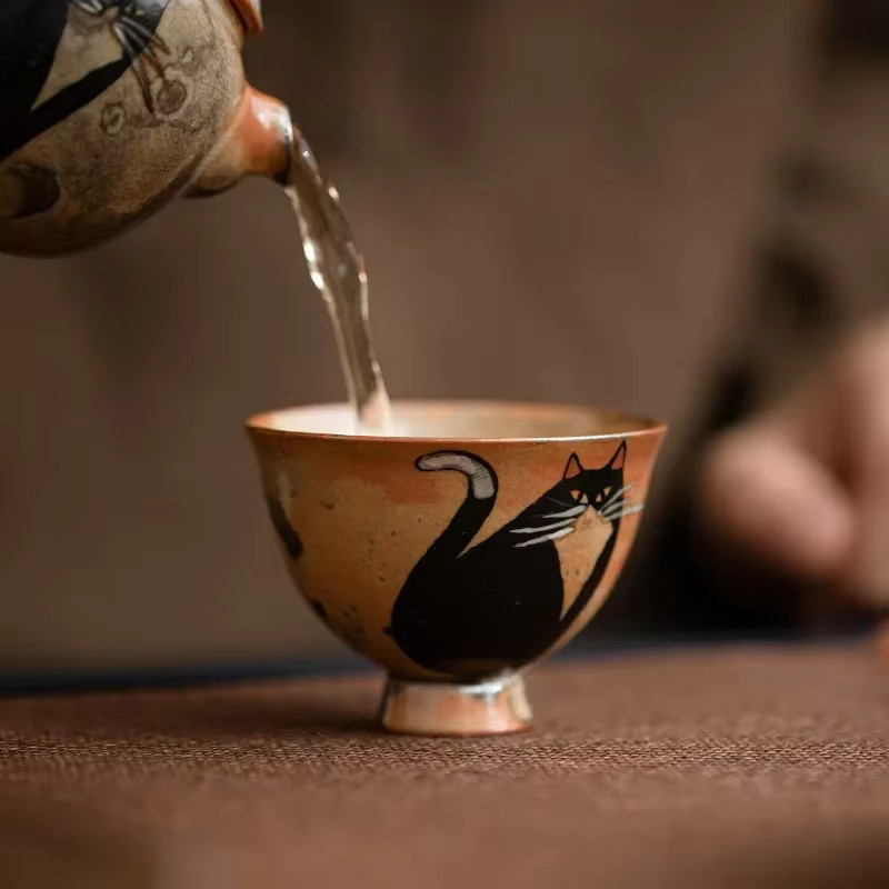 Handgefertigte japanische Vintage-Keramik-Teetasse mit Katzenmotiv für die Teezeremonie - Bild 3