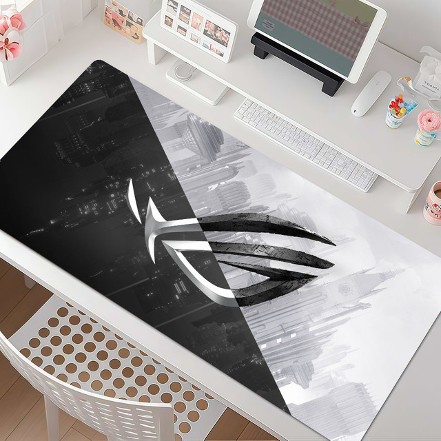 Asus Gaming-Schreibtischunterlage und Mauspad in Schwarz mit rutschfestem Gummikantenrand - Bild 1