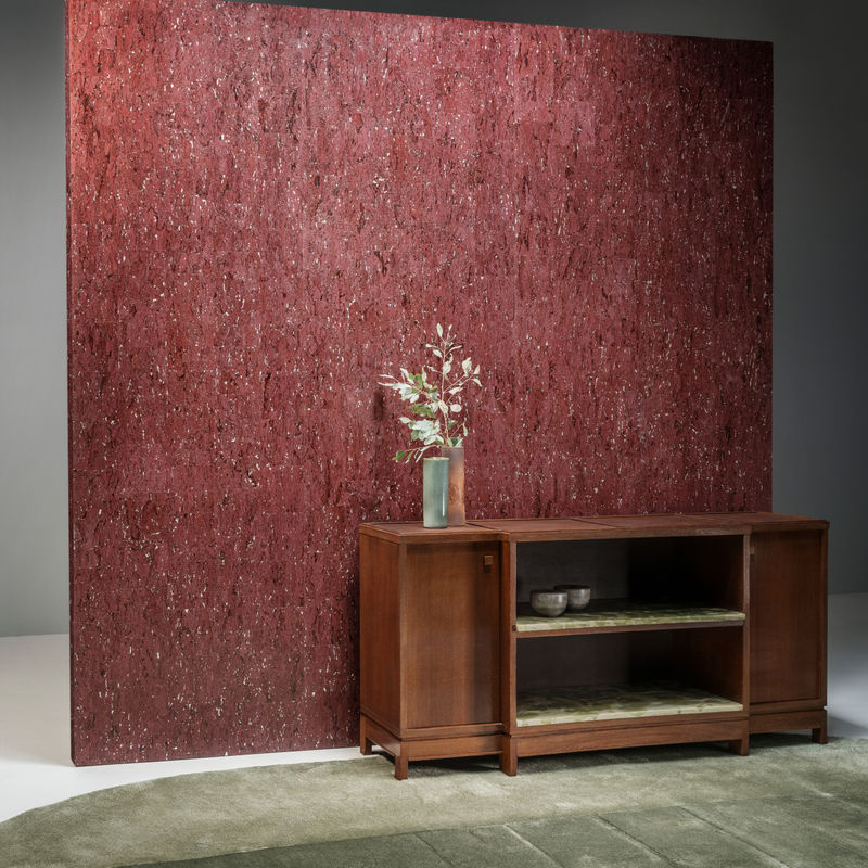 Arte International Tapete Alentejo Cork in Burgundy mit abstraktem Kork-Design - Bild 2
