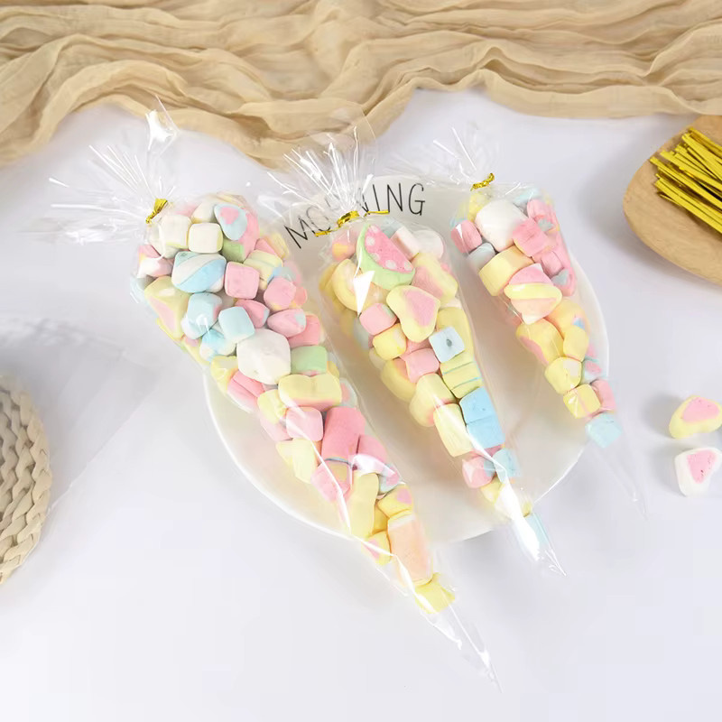 50 Stück Transparente Dreieck Süßigkeiten Taschen aus Kunststoff für Hochzeit Geburtstag und Party als Snack oder Cookie Verpackung - Bild 3